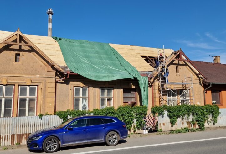 Rekonstrukce střechy domu Letovice